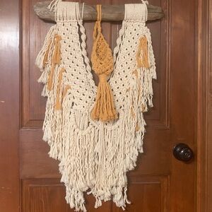 70’s MACRAME WALL HANGING WITH PLANT/FLOWER POUCH